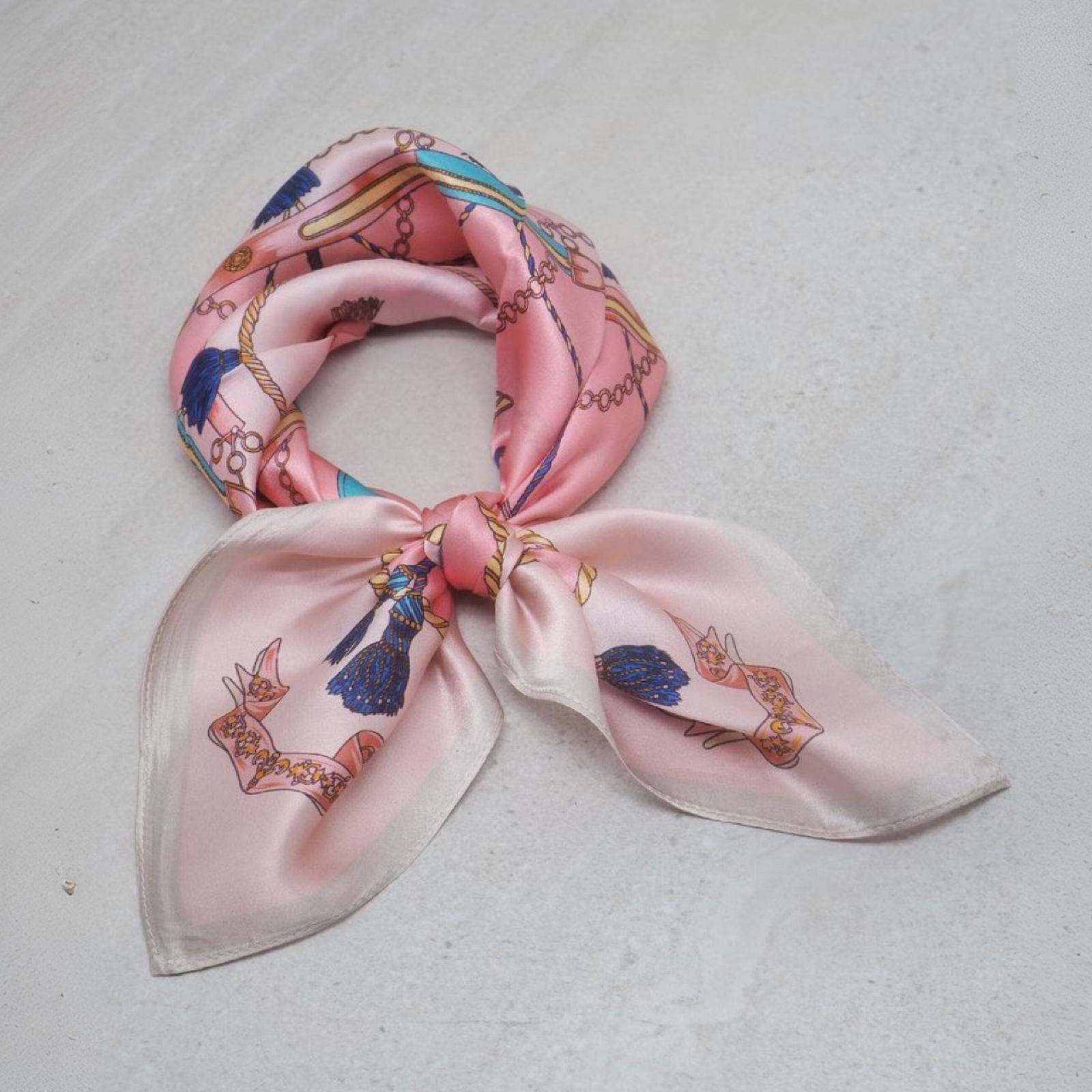 Silkeskjerf mini, rosa med hest
