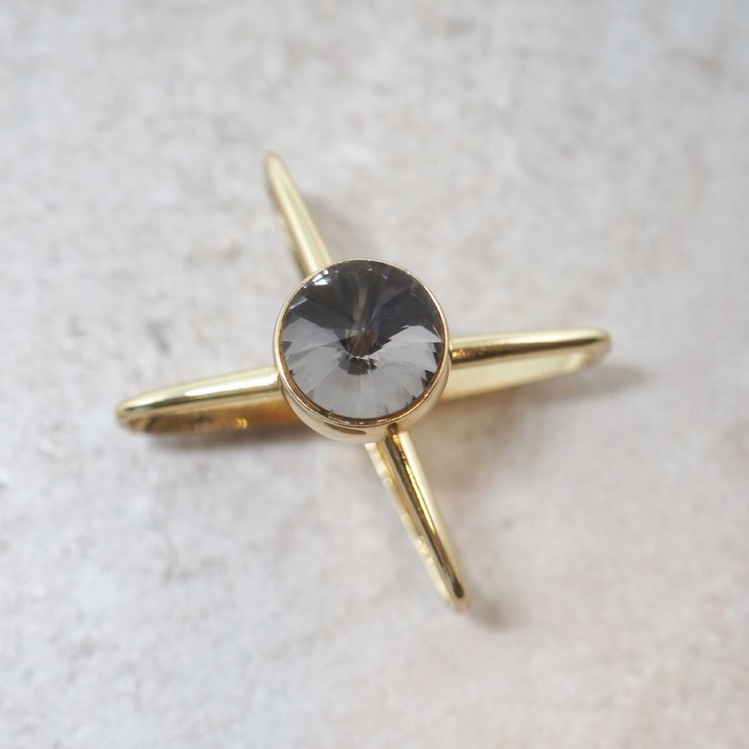 Skjerfnål, spinner svart (passer også til silkeskjerf mini)