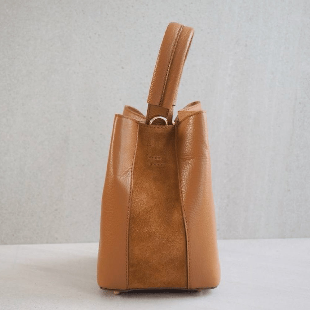 Bucket bag, cognac