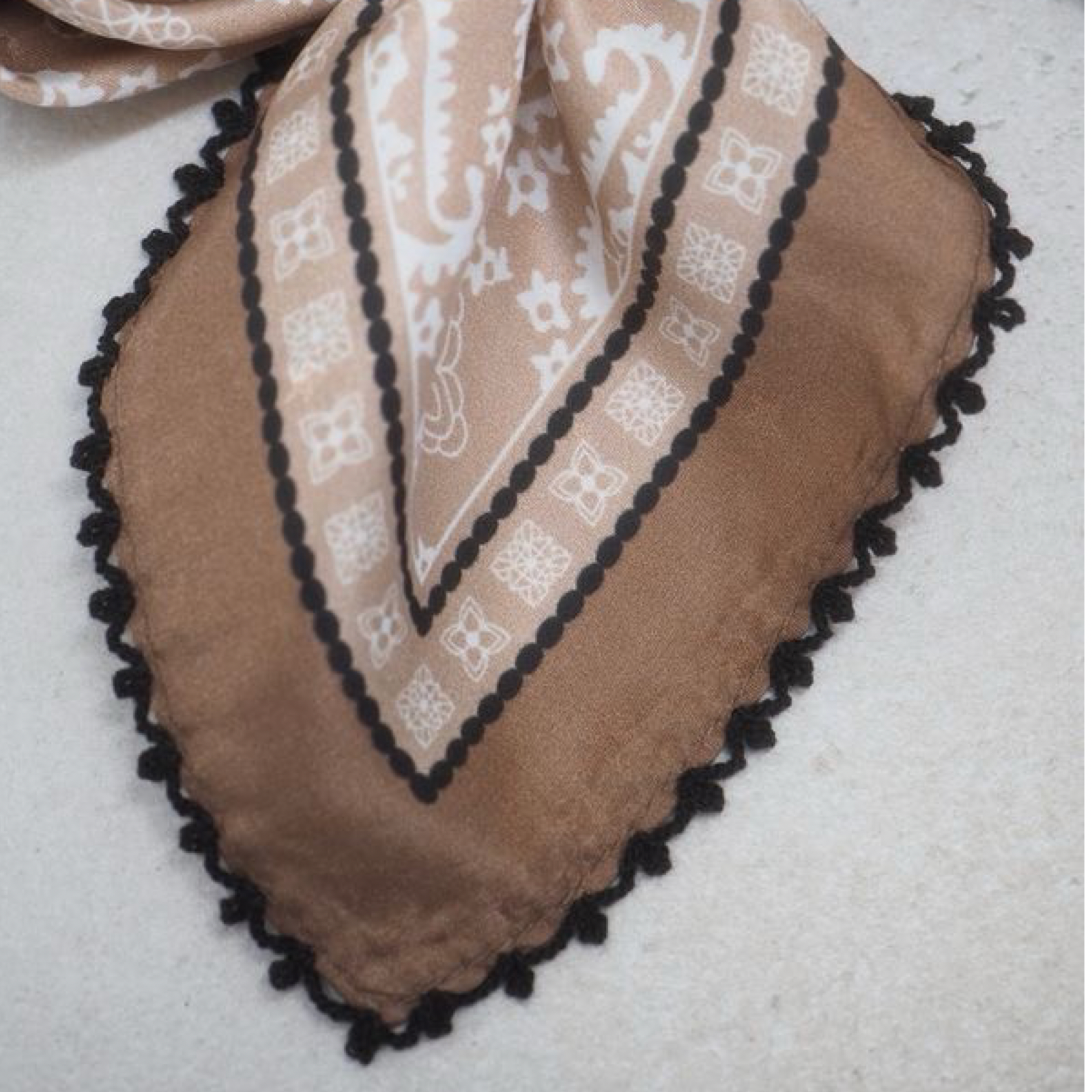 Silkeskjerf mini med picotkant, beige