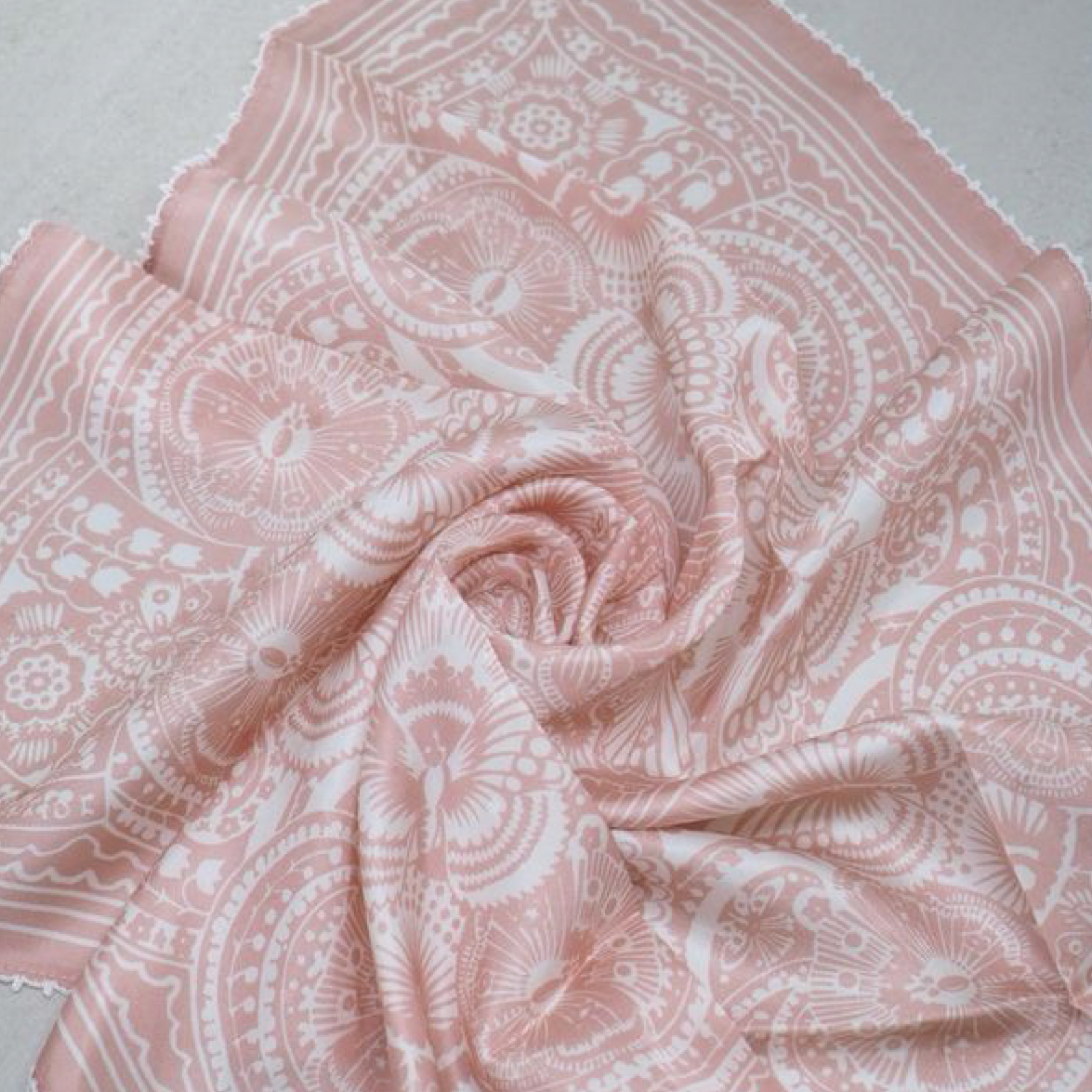 Silkeskjerf mini med picotkant, rosa