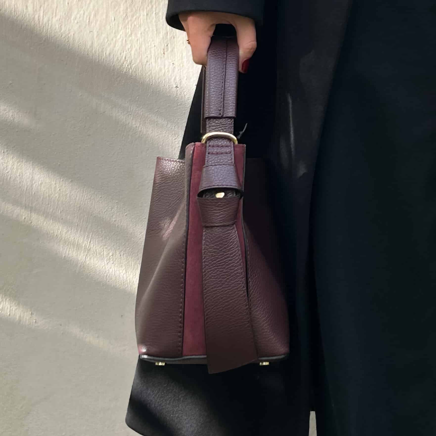 Bucket bag, bordeaux