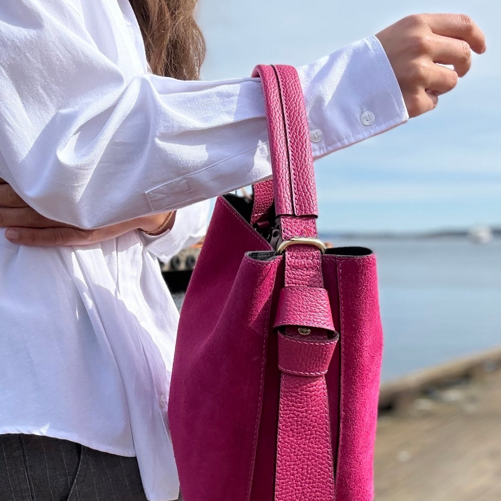 Bucket bag, semsket fuksia