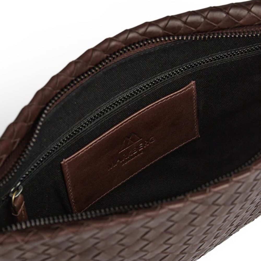 #farge_dark brown