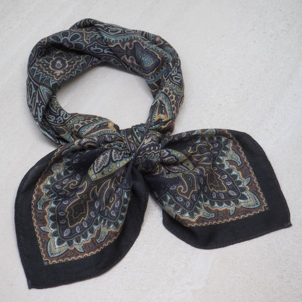 Lunt skjerf, mørkeblått paisley