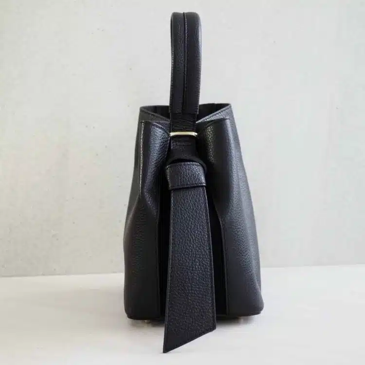 7D bucket bag black gold_1