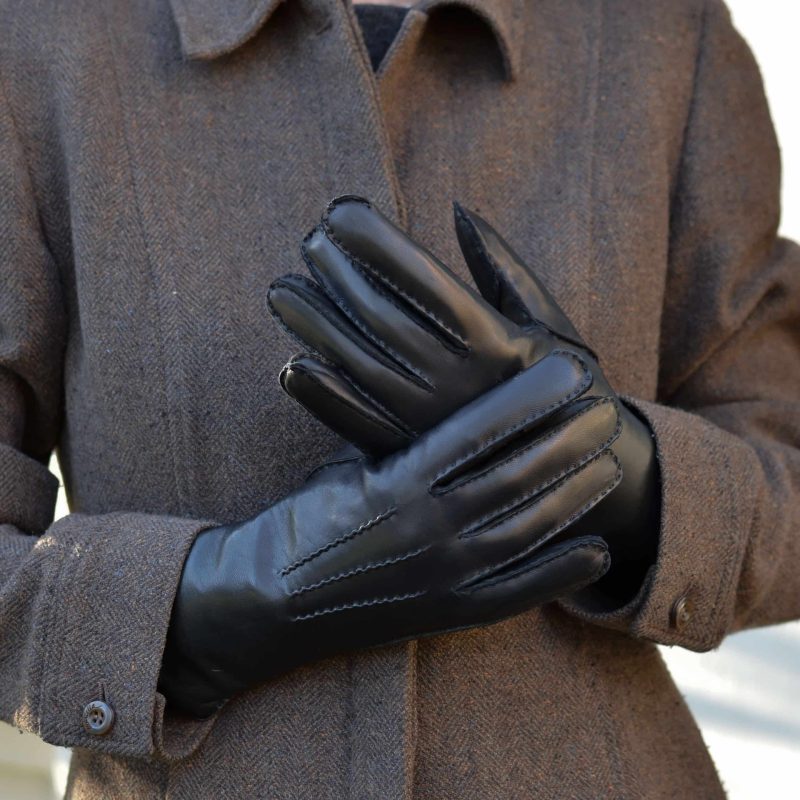 9103-8 Damehansker fõret med lammepels, håndsydde (Ellegant) Sort 9103-8 Damehansker fõret med lammepels, håndsydde (Ellegant) Sort