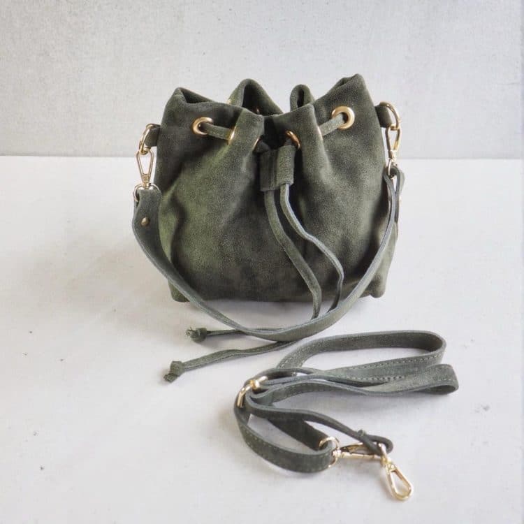 7D 4382 liten bucket bag i semsket skinn_6