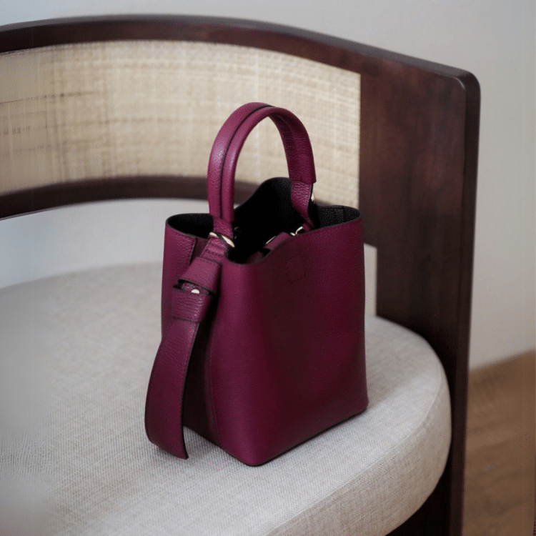 7D 0418 bucket bag i skinn, lys bordeaux 6