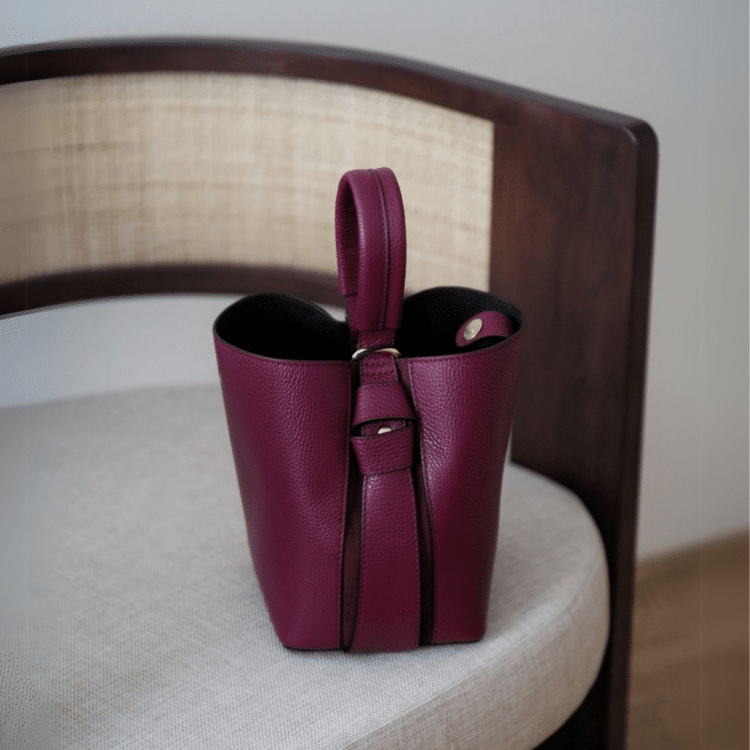 7D 0418 bucket bag i skinn, lys bordeaux 7