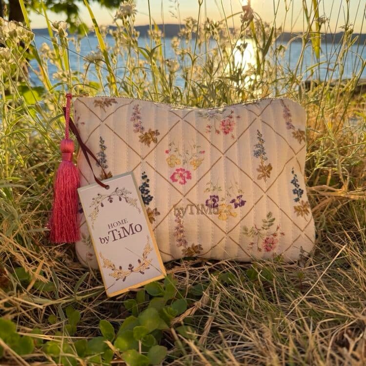 2520356 ByTimo Zipper pouch (liten sminkeveske og clutch)_5