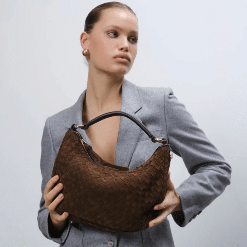 293909-adax-rozzano-marlin-chocolate-styled-close-up