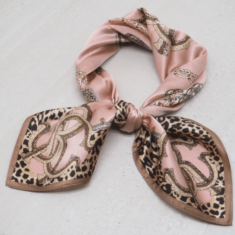 7D1286-7days-silkeskjerf-mini-rosa-leopard-front