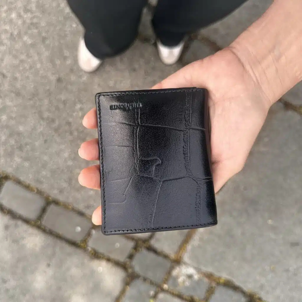 croco black