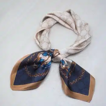 Silkeskjerf 70x70, mørkeblå og beige