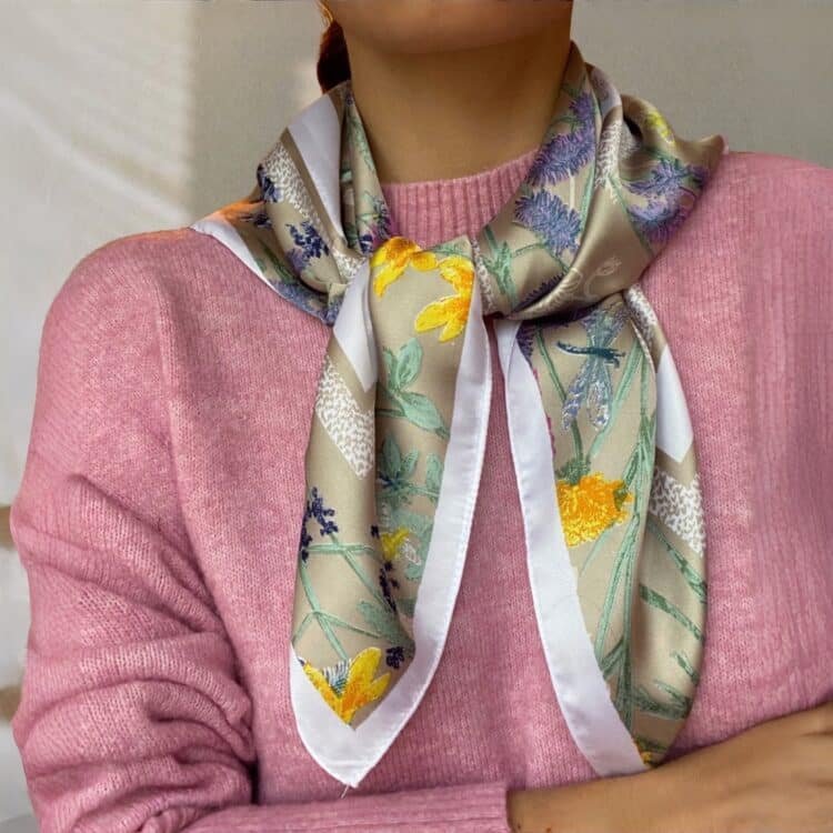 7D 1675 satengskjerf beige og pastellfarger _4