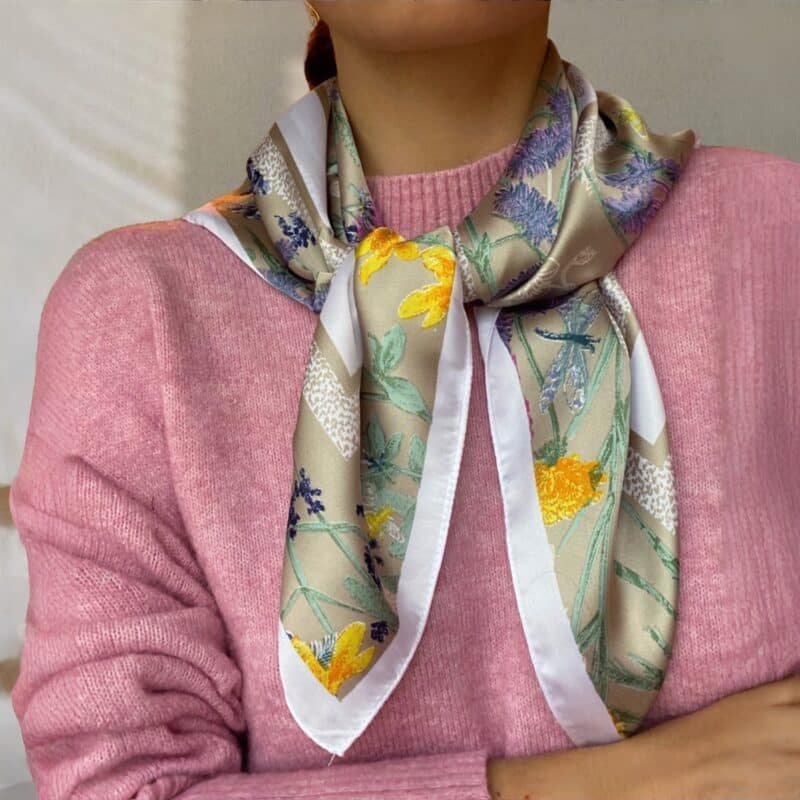 7D 1675 satengskjerf beige og pastellfarger _4