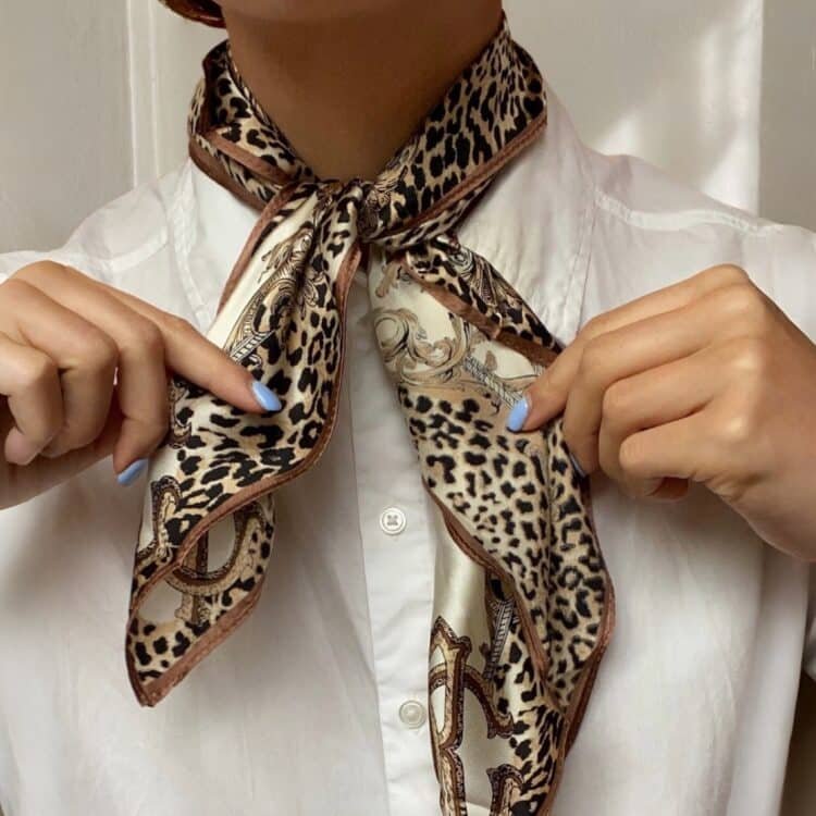 7D 1736 Silkeskjerf mini beige leopard _1