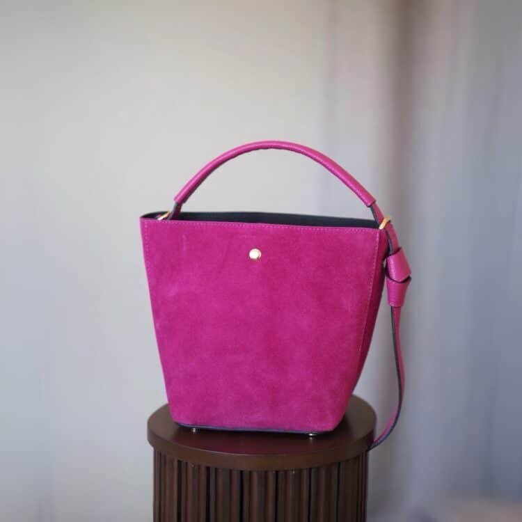7D 2092 Bucket bag, semsket fuksia_5