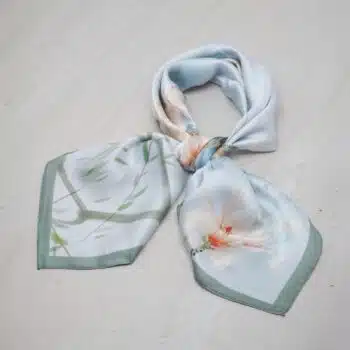 Silkeskjerf 70x70, grønnblå med magnolia