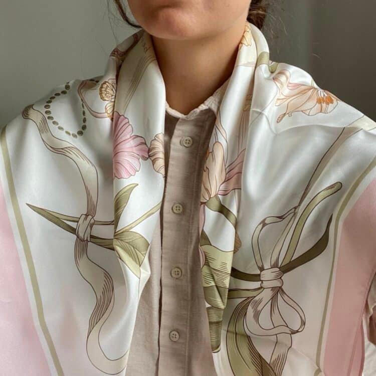 7D 3631 Silkeskjerf stort, beige med rosa detaljer _2