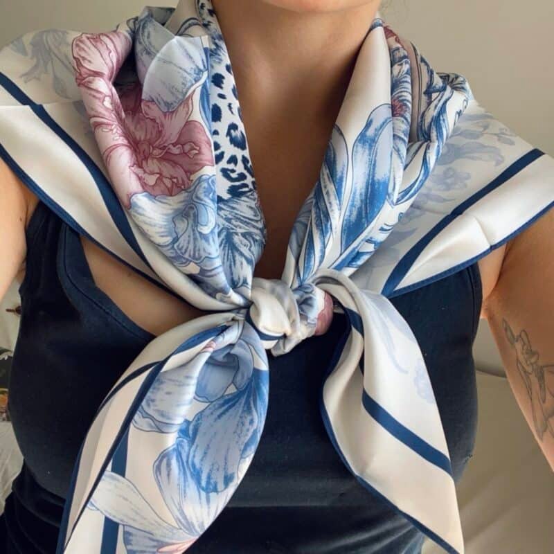 7D 3648 Silkeskjerf stort, beige med rosa detaljer _1