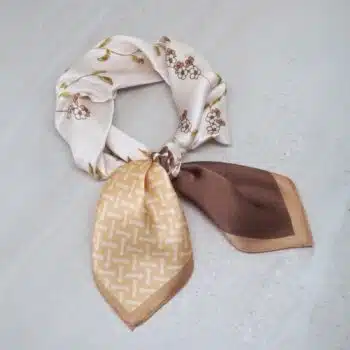 Silkeskjerf mini, beige med blomster