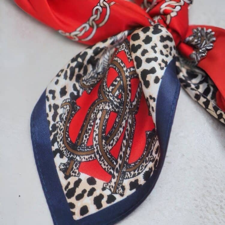 7D silkeskskjerf mini rød leopard_3