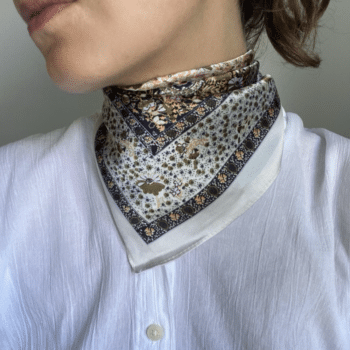 Satengskjerf, paisley oliven og off-white