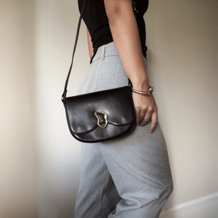 4811ANT-markberg-kadenMBG-crossbody-antique-black_1