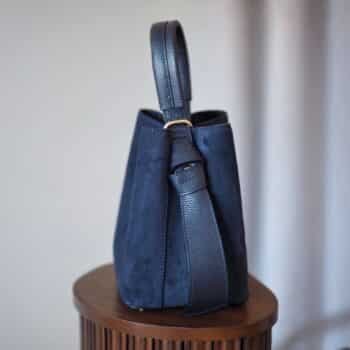 Bucket bag, semsket mørkeblå
