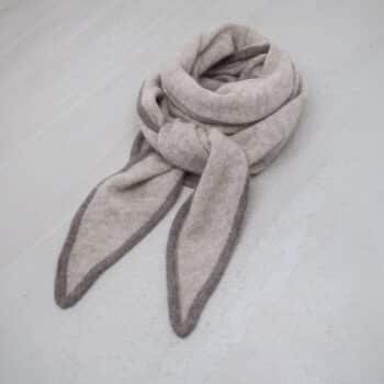 Trekantskjerf to-farget beige og brun