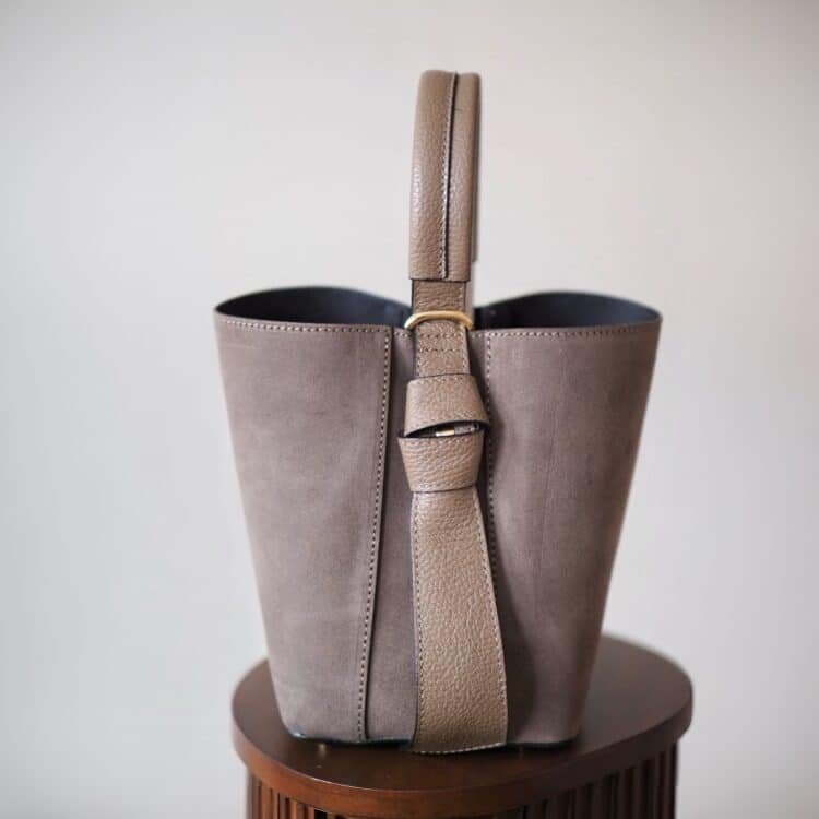 7D 2135 Bucket bag, semsket taupe _3