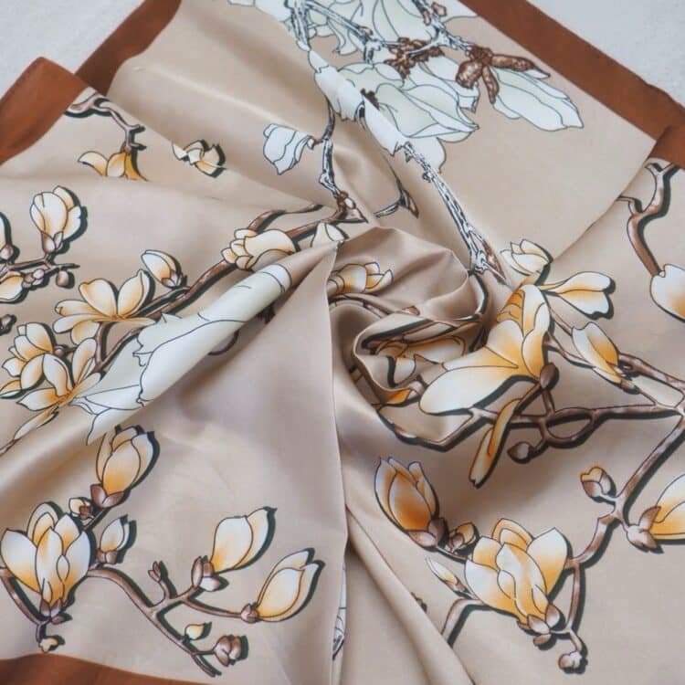 7D 4959 silkeskjerf mini, beige og rustfarge_2