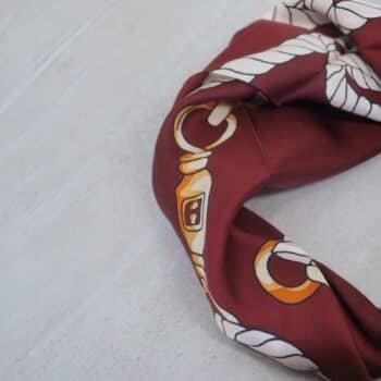 Silkeskjerf stort, bordeaux og beige med gulldetaljer