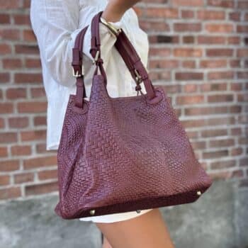 Noelle Weave - stor flettet skinnveske, bordeaux