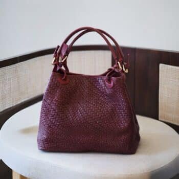 Noelle Weave - stor flettet skinnveske, bordeaux