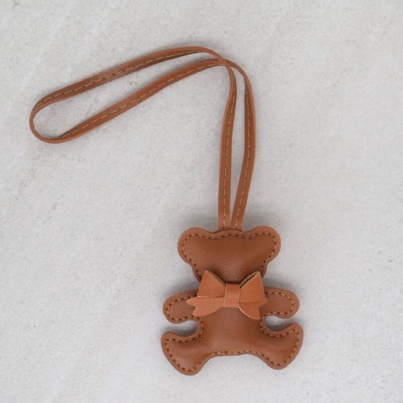 7D6526-7days-nøkkelring-veskepynt-bamse-med-sløyfe-cognac_1