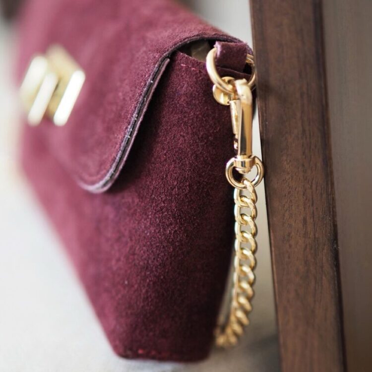 7d6168-clutch-i-semsket-skinn-bordeaux_3