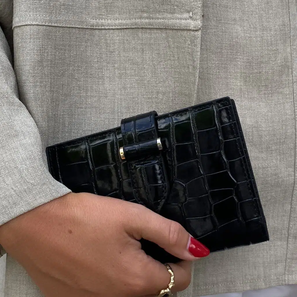 croco black